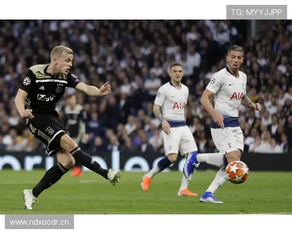 瓦伦西亚重建进程持续受阻，球队稳定性与赛季走势仍受考验